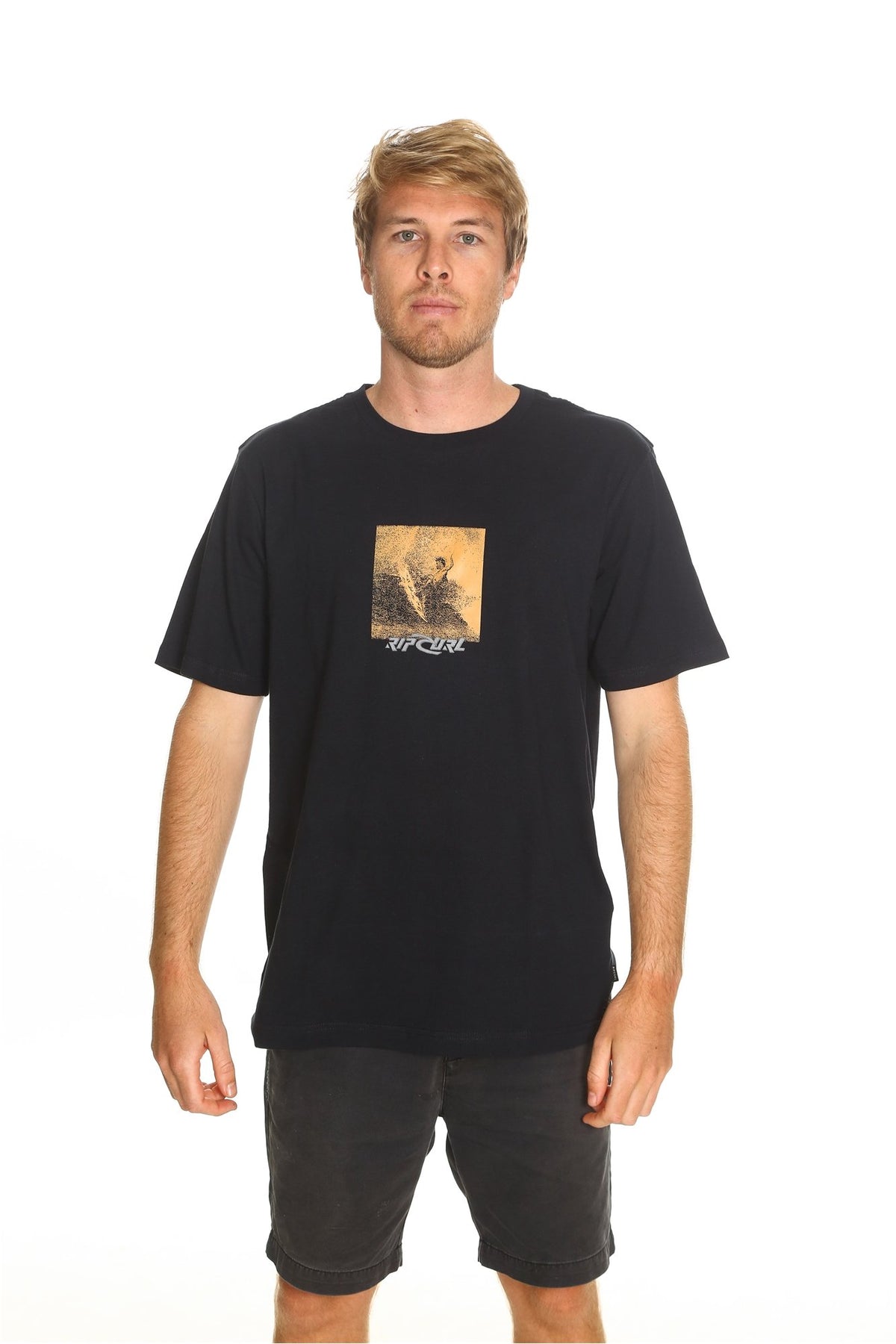 QUEST ART TEE
