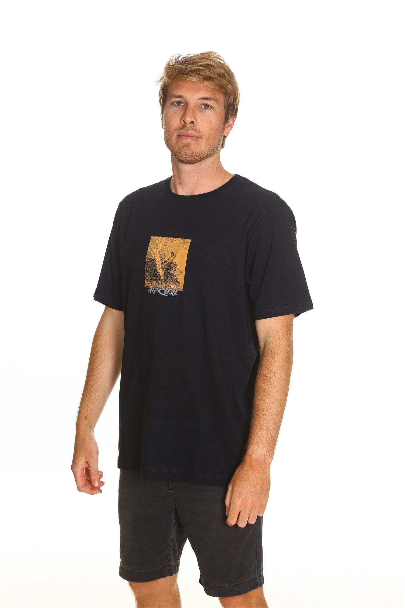 QUEST ART TEE